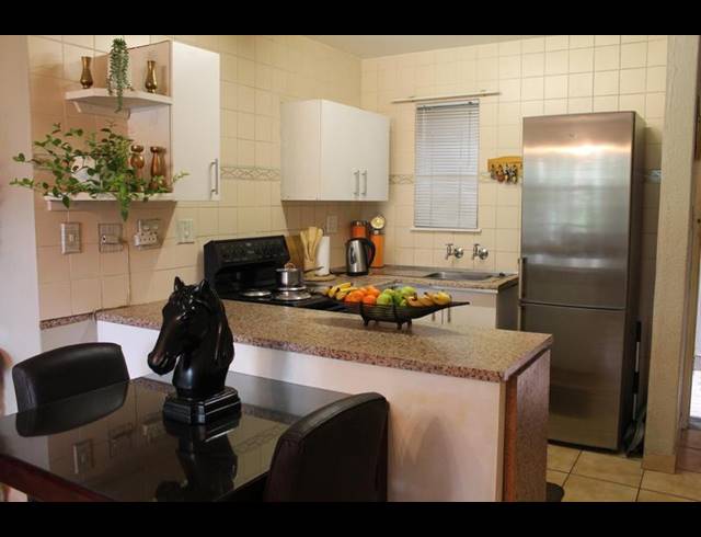 2 BEDROOM TOWNHOUSE FOR SALE IN BEDFORD GARDENS